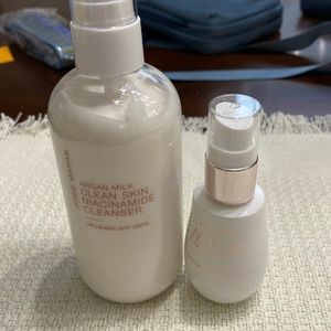 Josie maran 2piece set never opened